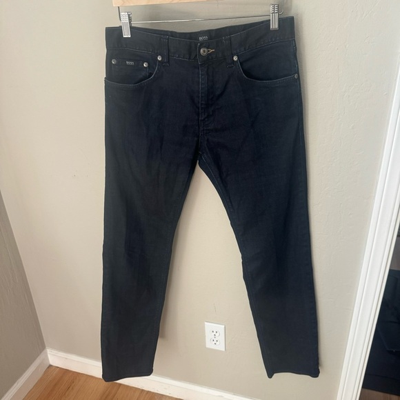 BOSS HUGO BOSS Regular Fit Straight Leg Dark Wash Stretch Jeans Maine 1 32x32 - Picture 5 of 15